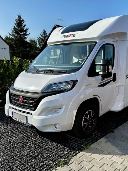 wynajem kamperów Pilote P746 GJ