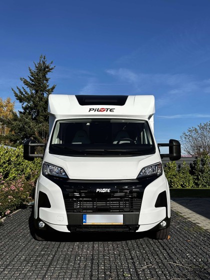 wynajem kamperów Pilote P720 P